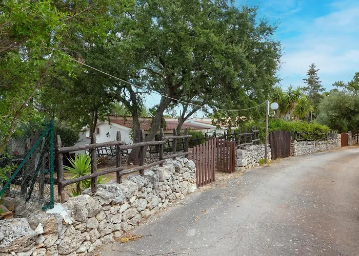 A Simona Willa Ostuni